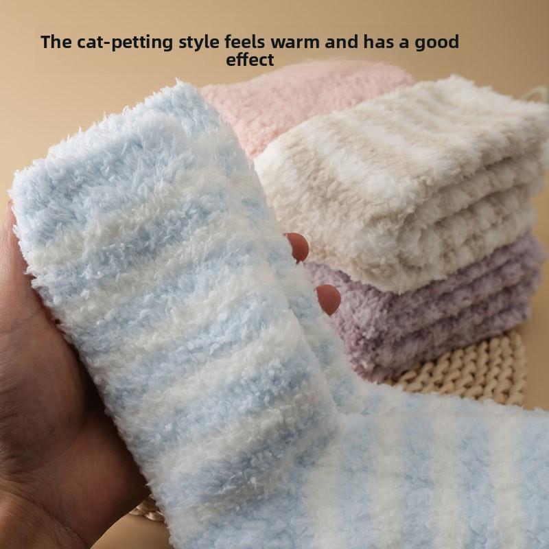 Women's Winter Sleep Socks with Fleece Lining - Thickened Coral Fleece, Plus Size, Loose Fit, Plush Fleece for Sleeping