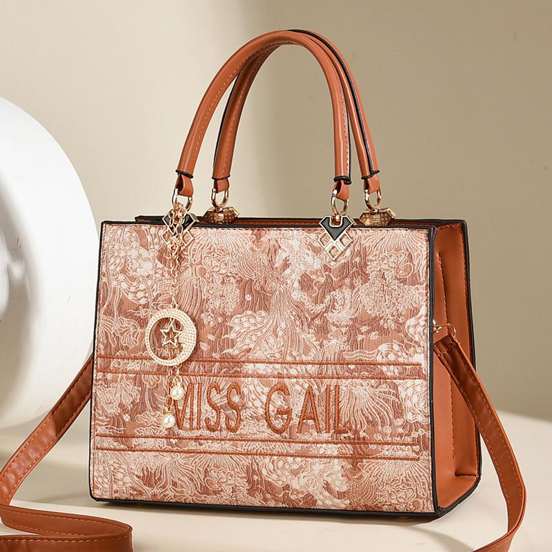 Stylish Large Capacity Pu Handbag For Women Perfect For Daily Use With Elegant Design