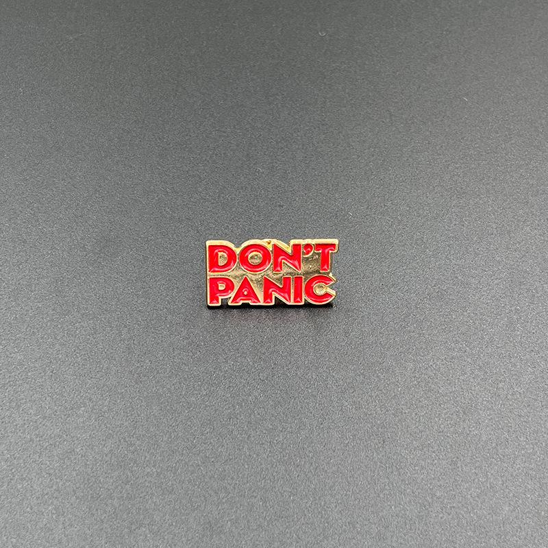 European & American Cartoon Pink Camera Brooch with English Letter - Metal Badge Gift