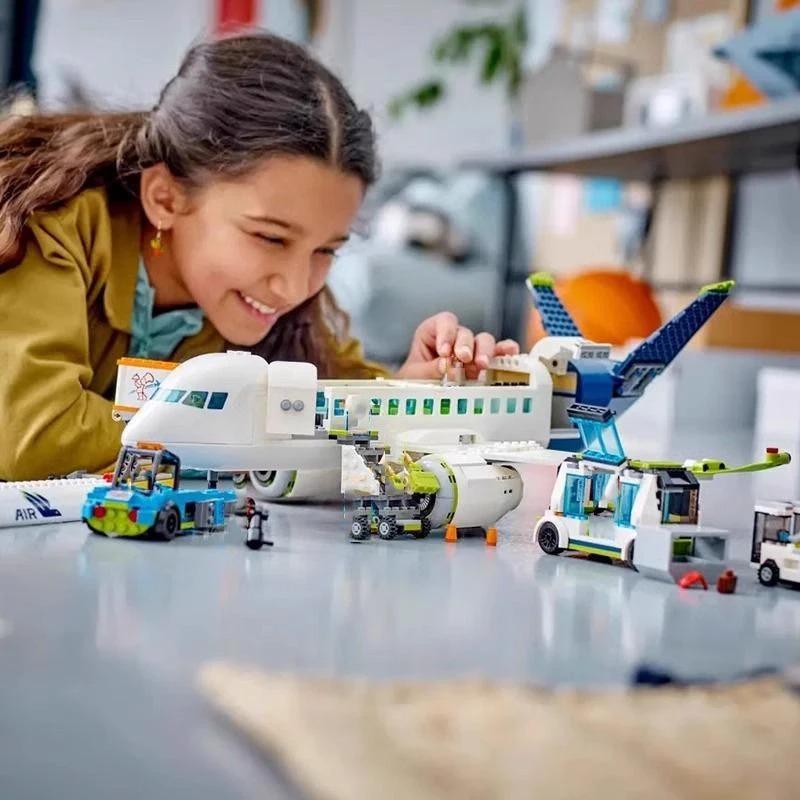 Passenger Airplane Bricks City Aircraft Plane Constructor Compatible Education Toys Kids Christmas Gift
