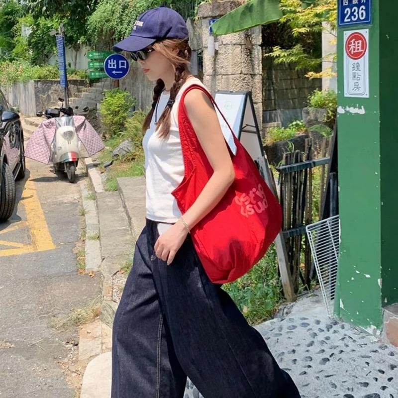 The Laid-back Style Large-capacity Tote Bag Is A Simple Student Commuting Bag for Classes