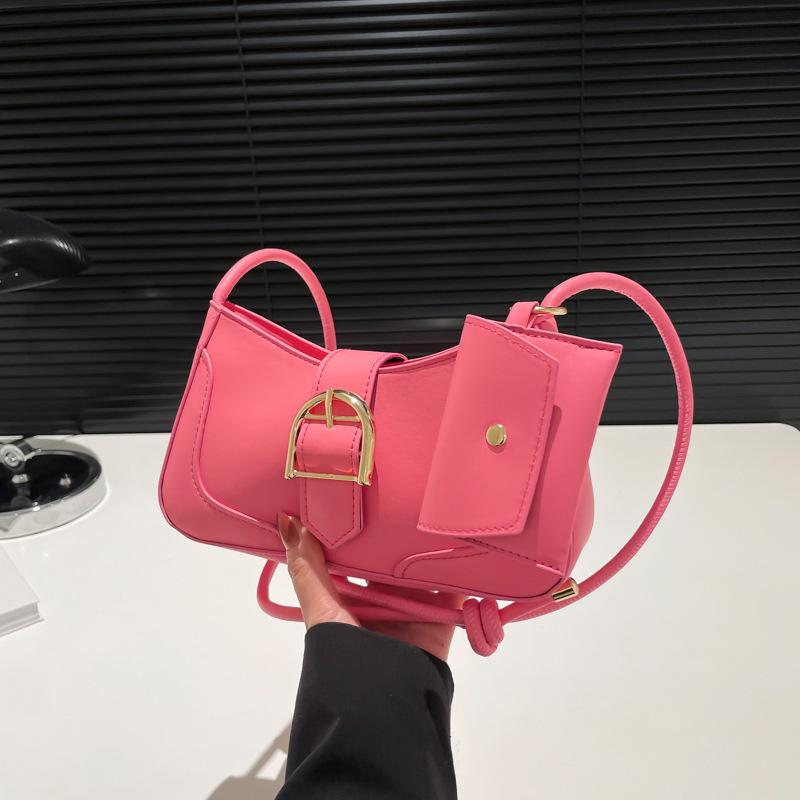 

2025 new winter simple niche retro casual solid color texture one shoulder crossbody portable underarm crescent bag рожевий