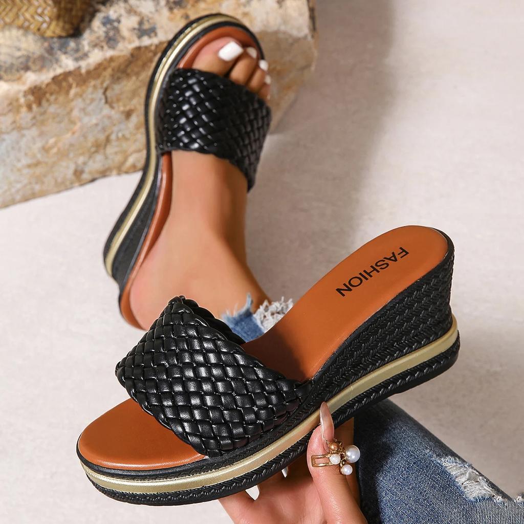 Fashion Women Wedges Sandals Trend Round Head Thick Sole Sandals 2025 New Summer Platform Slippers Woman Lightweight Beach Shoes Women