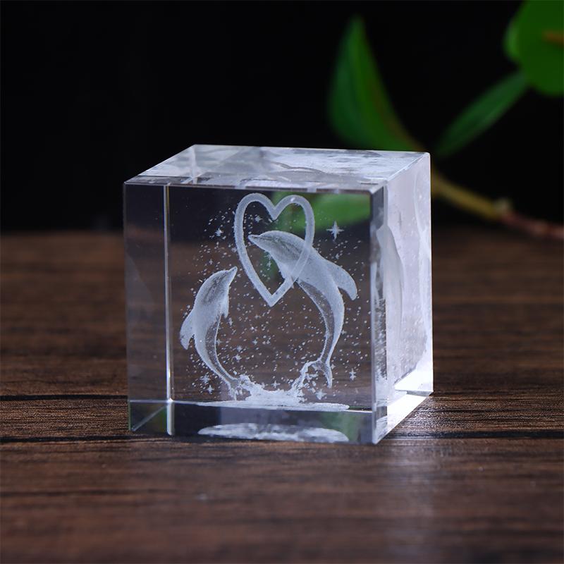 4cm Crystal Art Cube Paperweight - 3D Inner Carving Moon/Heart Galaxy Float Suspension Decor,Desktop Ornament Gift for Women/Men