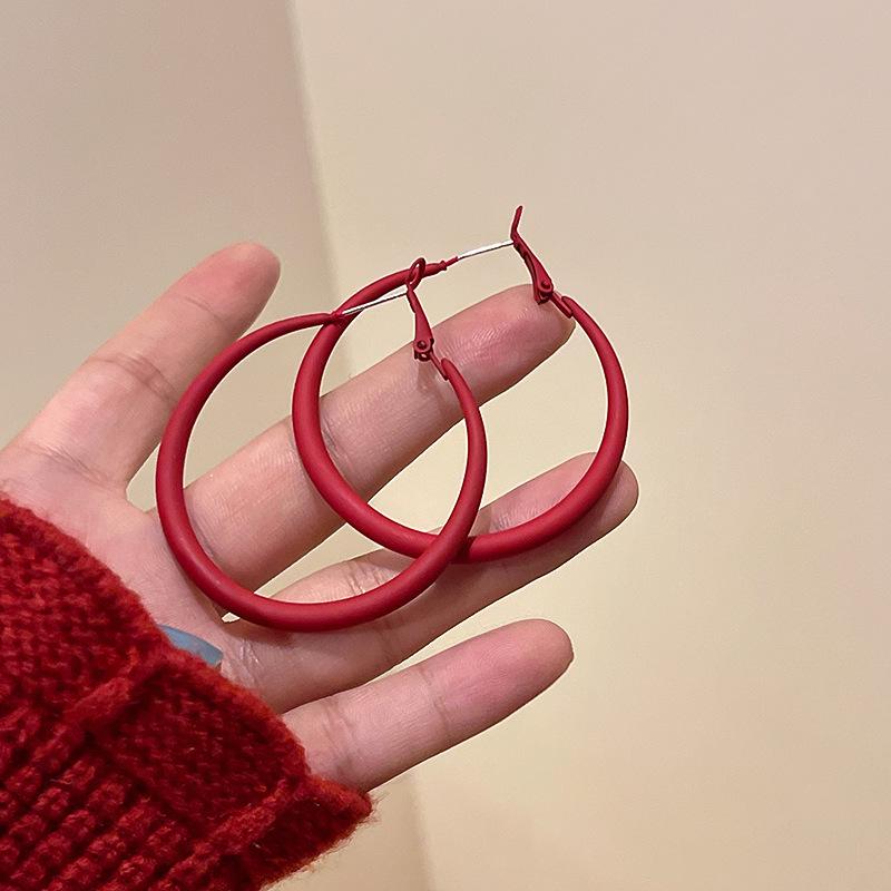 Silver Needle Acrylic C-shaped Hoops: Elegant & Versatile Design Earrings.