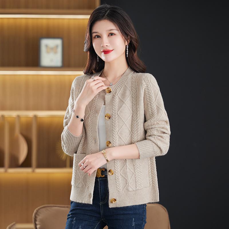 Damski sweter kardigan z grubym splotem warkoczowym, z okrągłym dekoltem, na jesień/zimę 2025 - Modny, wszechstronny i przytulny element okrycia wierzchniego