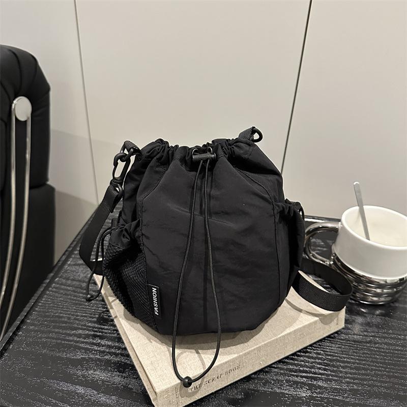 Large Capacity Drawstring Bucket Bag Shoulder Bag Simple Women Tote Bag Cell Phone Purse Pouch Versatile Reusable Crossbody Bags