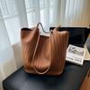 Premium Woven Bag Women's Autumn and Winter Retro Tote Bag Large Capacity Shoulder Commuter Bag