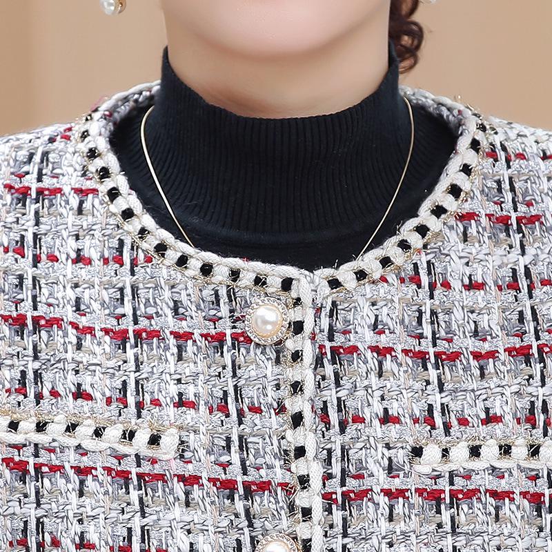 Mom's Chic Plaid Short Coat for Spring & Autumn - Fashionable Style for Middle-Aged & Elderly Women