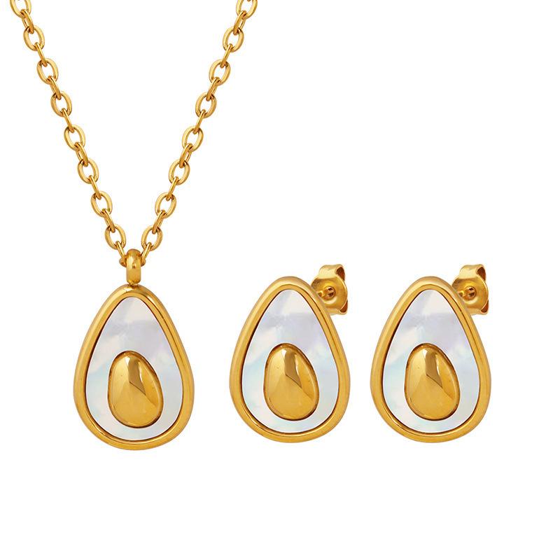 Avocado Shell Titanium Steel Clavicle Necklace - Luxurious Non-Fading Design for Women 2024