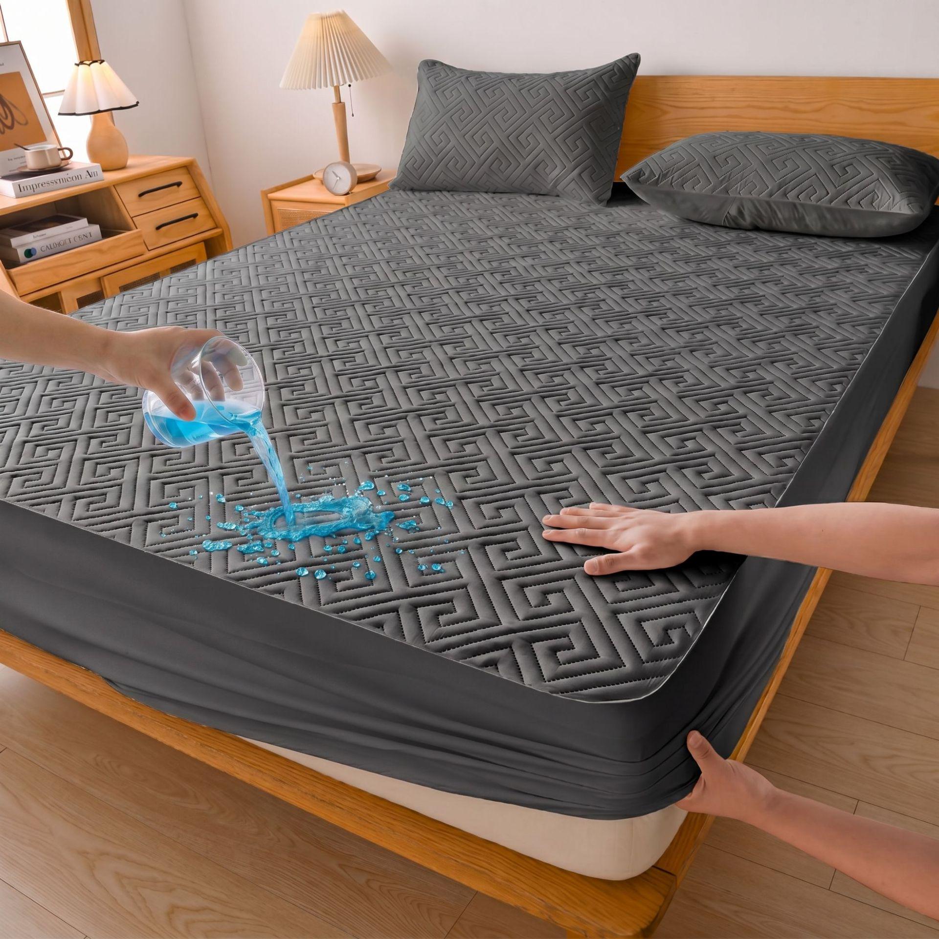 All-Season Waterproof Non-Slip Quilted Bed Protector 99x190 cm серый