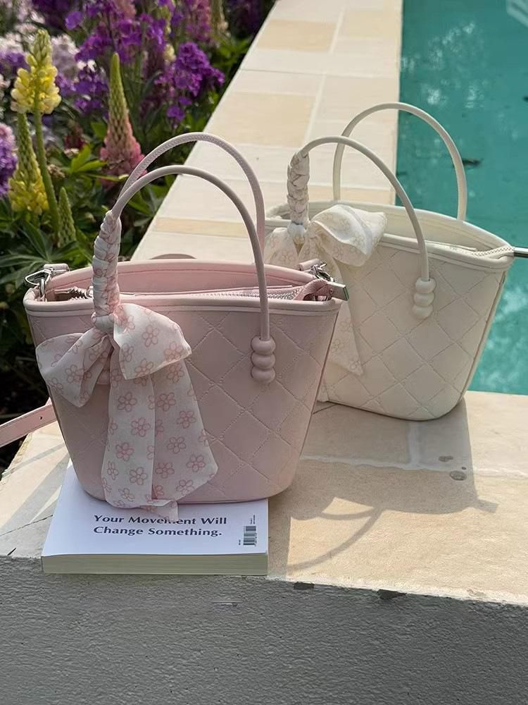 Women's 2025 Large Capacity Pink Handbag - New Style, High-end Texture, Trendy Niche Tote