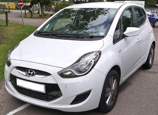Hyundai 7F (Crystal White) Car Paint Spray 400ml White