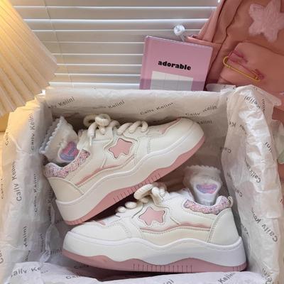 Petites Chaussures Blanches à Semelles Épaisses Été 2024 Printemps et Automne Nouvelles Chaussures de Planche Décontractées Chaussures pour Femmes Étoile