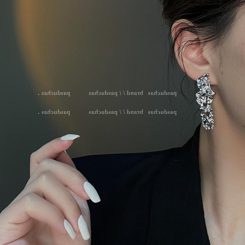 2025 Irregular Metal European & American Women's Stylish Stud Earrings