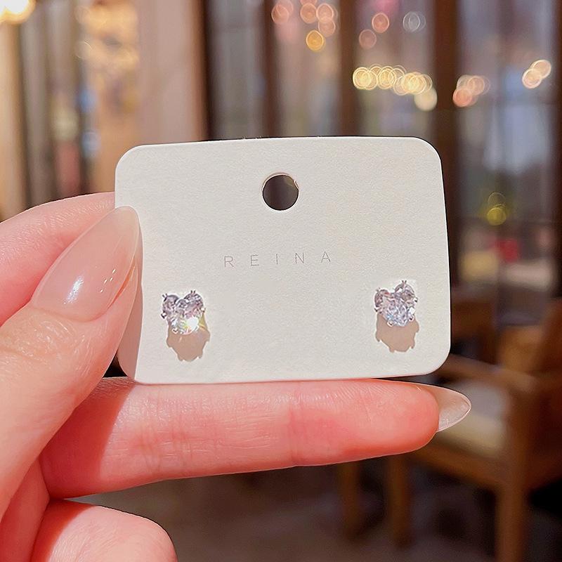 Elegante S925 Silber Perlen- & Zirkon-Herz-Ohrringe für Damen - Leichter Luxus, Alleskönner, High-End-Design