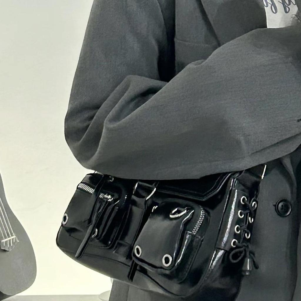 2024 Damen High-End Biker Baguette Tasche: Süßes, Cooles, Würziges Nischen-Schulter- oder Unterarm-Accessoire