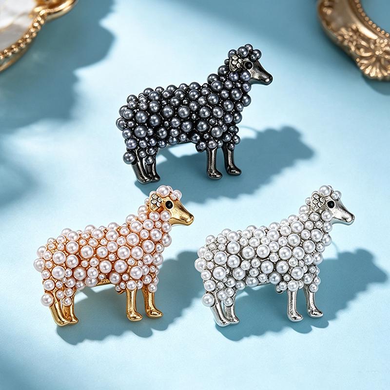 Elegant Sheep Goat Shaped Brooch Rhinestone Pearls Lapel Pin Animal Brooch Perfect For Daily Wear Party Dresses