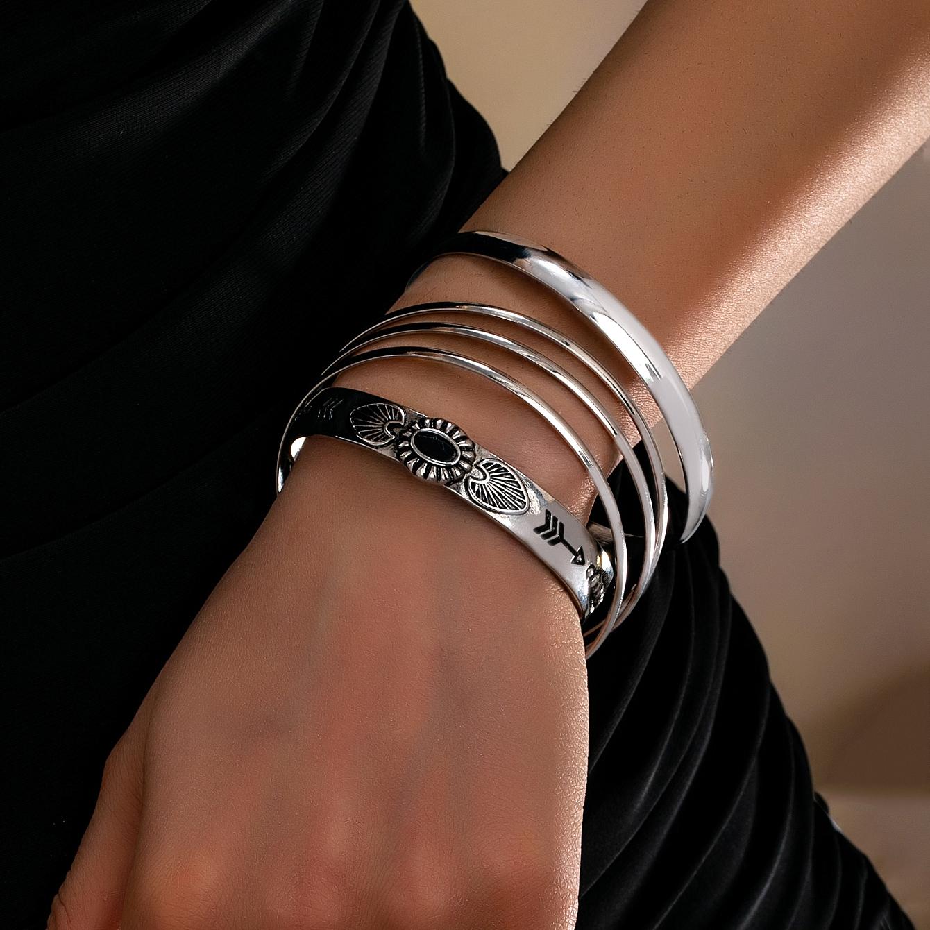 

Women s Jewelry Set, 5-Piece Women s Bracelet Set, Exaggerated Layered Metal Bracelet Set, Suitable for Daily Wear