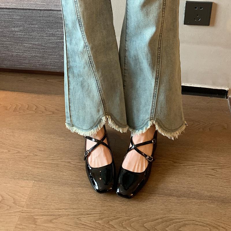 2386-51 höst ny fransk mångsidig fyrkantig tå korsrem fyrkantig klack Mary Jane breddad stor storlek skor damer