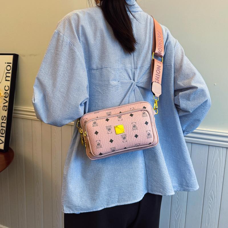 Spring and summer new bear print women's messenger bag casual versatile fashion shoulder women's bag