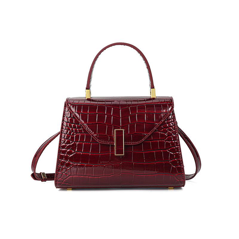 

2025 Winter New Fashion Exquisite Women s Handbag, Niche High-End Crocodile Pattern Single Shoulder Crossbody Small Square Bag 21*10*17CM красный