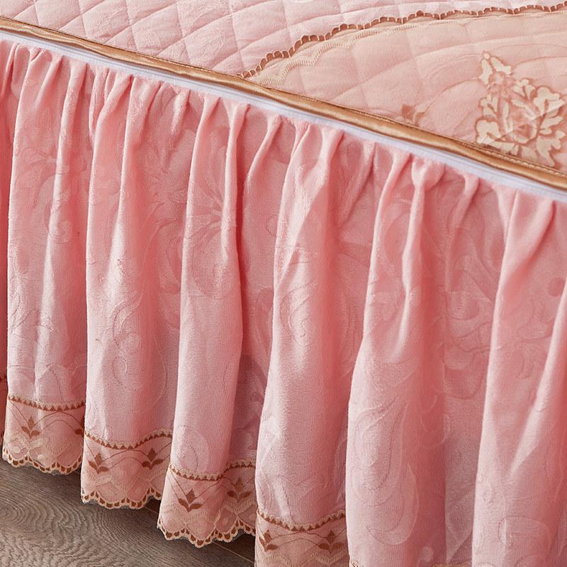 Europe Embossed Lace Velvet Quilted Bed Cover Zipper Bed Skirt