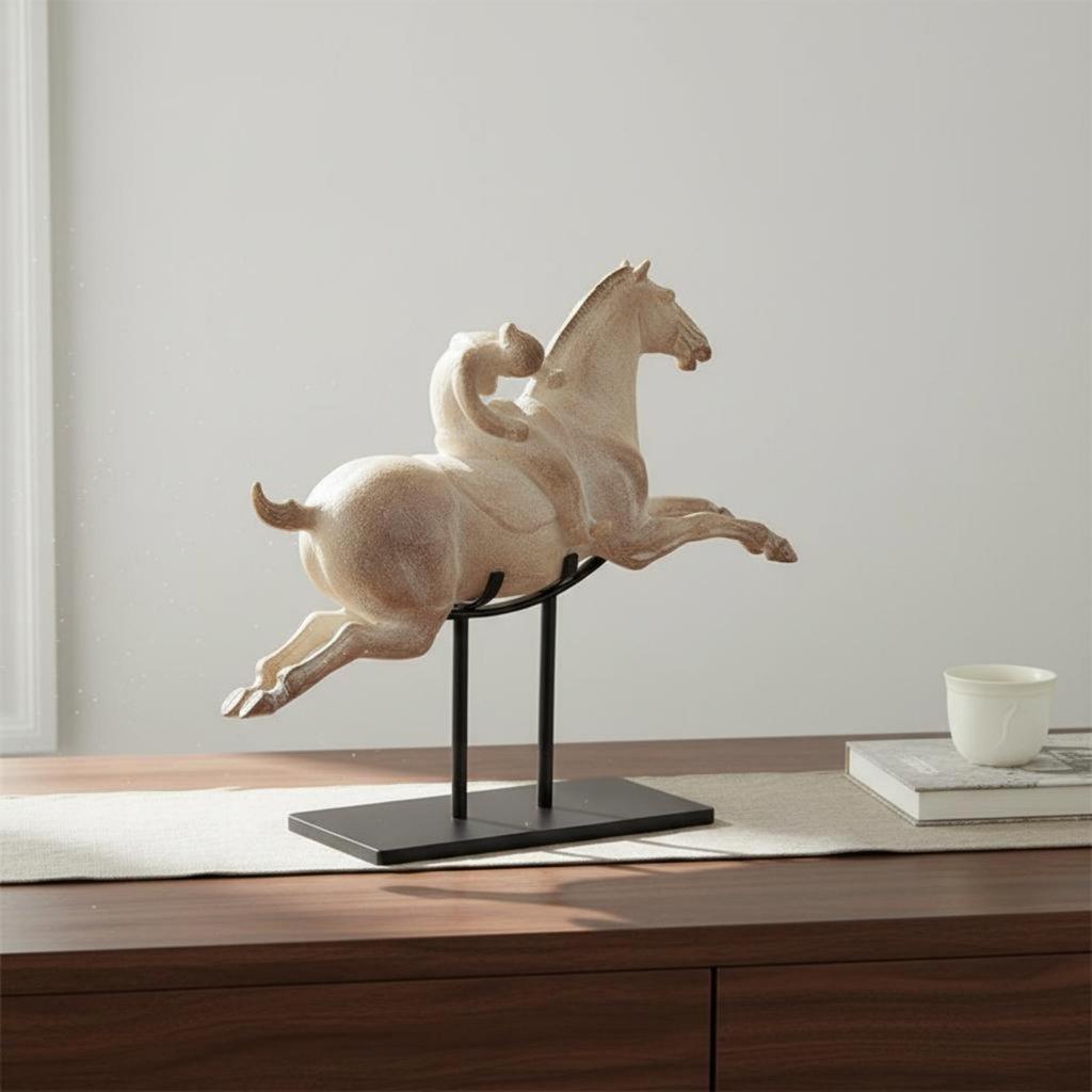 Scultura Cavallo Rampante Finitura Testurizzata Statua su Supporto Aspetto Intagliato Decorazione per la Casa