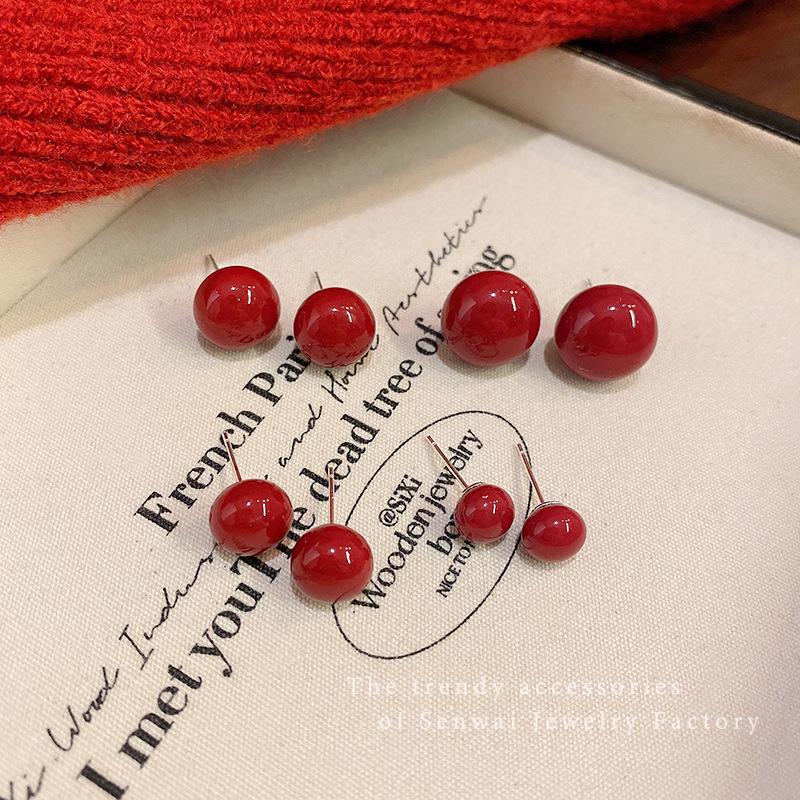 Red Doudou Pearl Earrings Women's Retro Hong Kong Style Red Earrings New Year's Explosion Premium New Year's Earrings