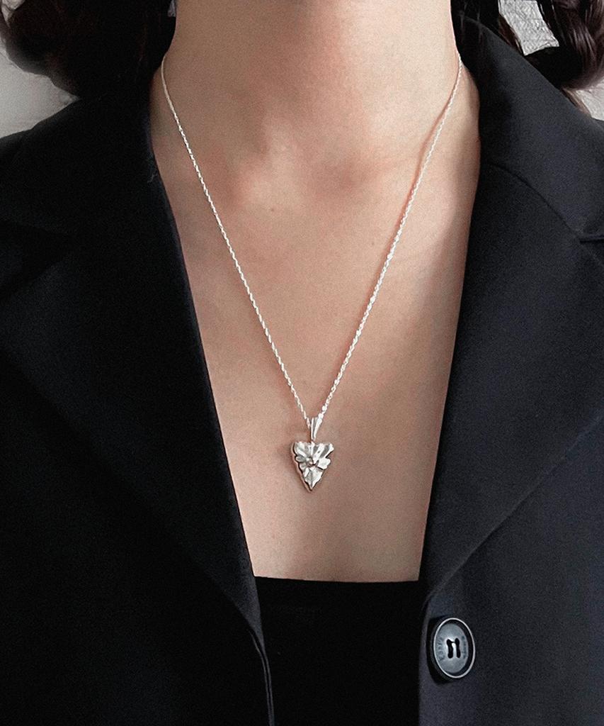 Siega Heart Shir Necklace