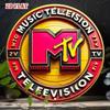 Retro kulatá kovová nástěnná cedule s logem MTV do obývacího pokoje