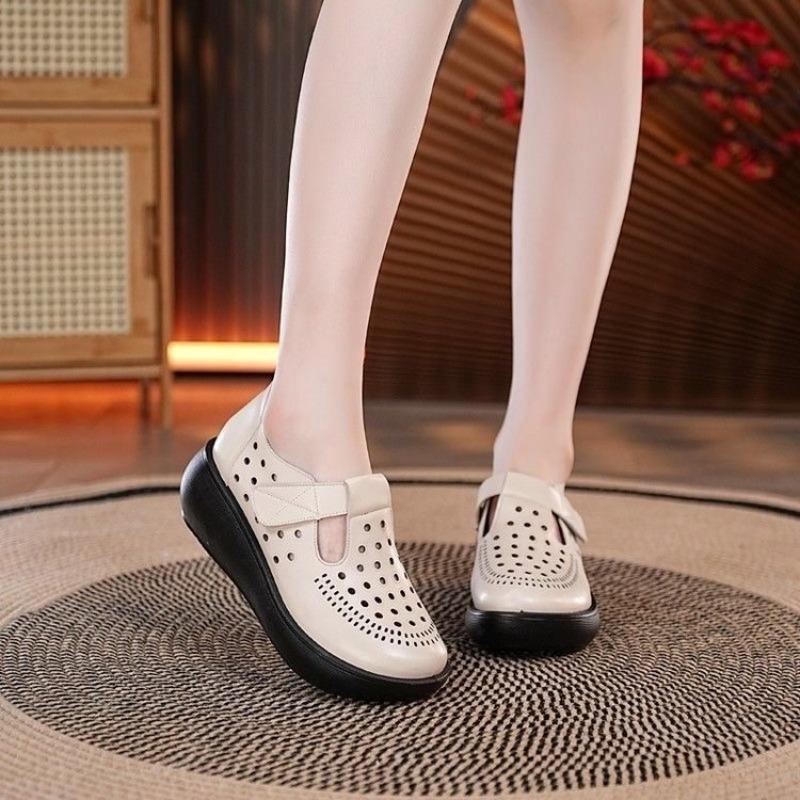 Retro Thick-soled Hollowed-out and Breathable Outer Wear Spring and Summer New Women's Fashion Soft-soled Medium and Old 2 Single Shoes