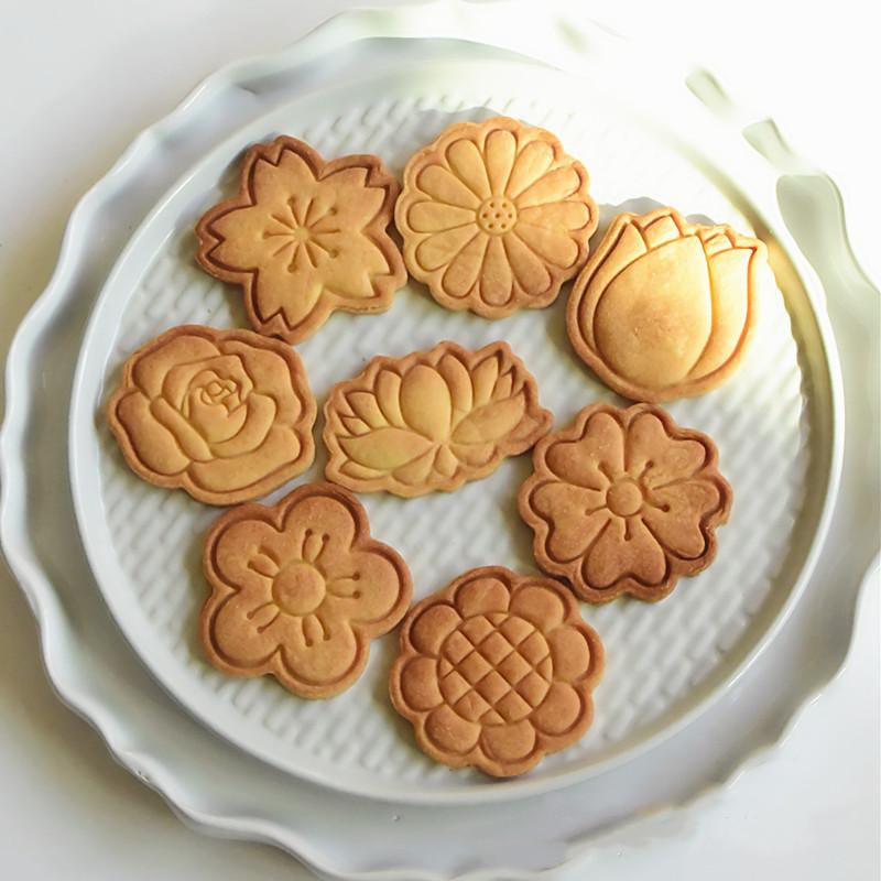 8pcs/set Flower Shape Cookie Cutters 3D Biscuit Mold Cookies Stamp DIY Fondant Cake Sunflower Rose Tulip Mould Pastry Bakeware