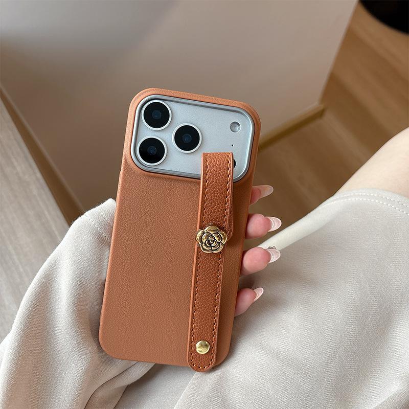 Metal Camellia Wristband Portable Phone Case for Apple 17promax Lychee Pattern Soft Case for IPhone 16 Female