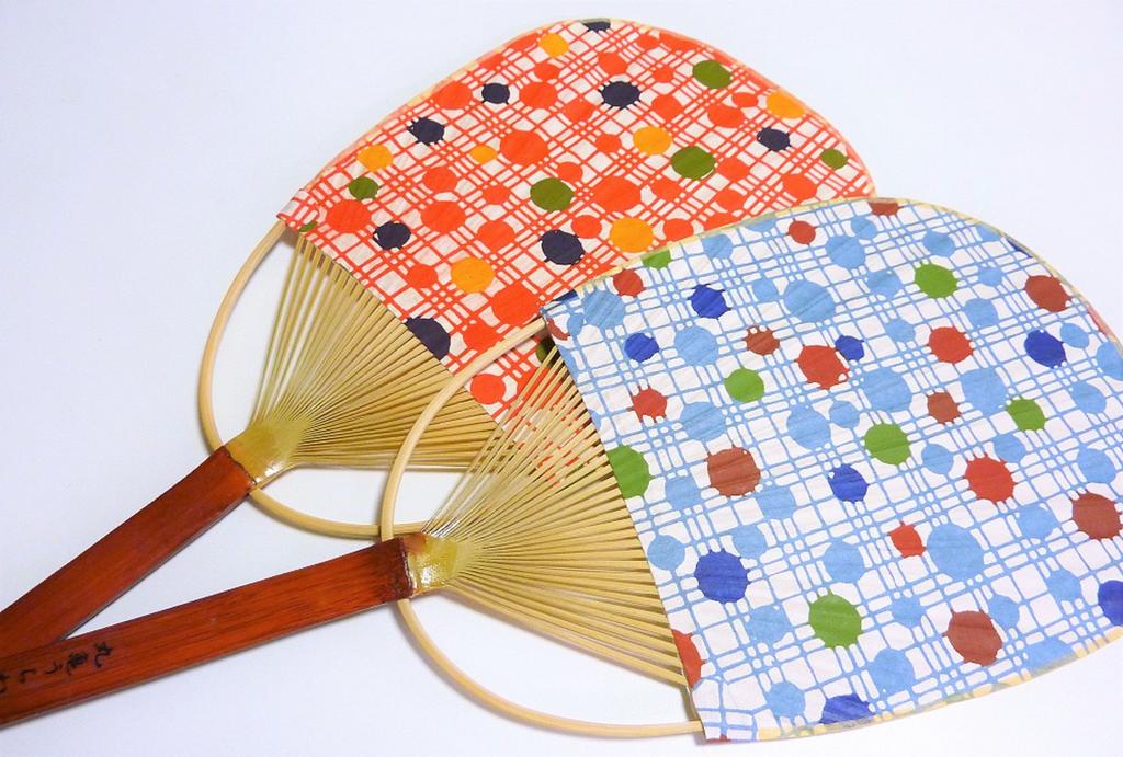 Marugame Uchiwa Dot Lattice Red Polka Dot Bamboo Fan Made with Kyoto Washi Paper Made in Japan [5 Sense] (Polka Pattern)