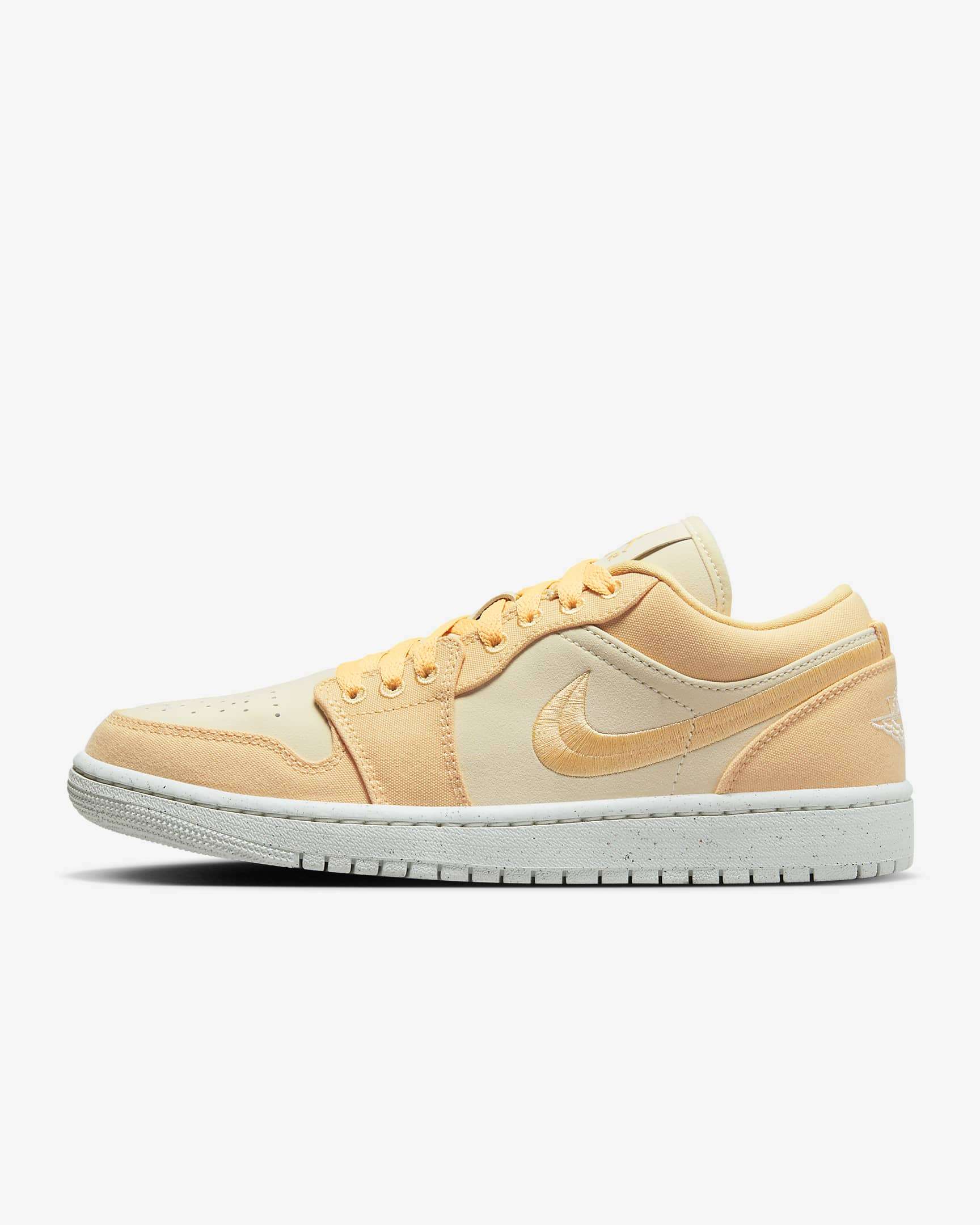 

Женские кроссовки Nike Air Jordan 1 Low SE DV0426-200