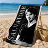 Serviette de plage Damon Salvatore Romance, Microfibre Super Douce, Cadeau Parfait pour Elle/Lui, Anniversaire, pour Piscine, Plage, Voyage, Décoration Fête de Plage