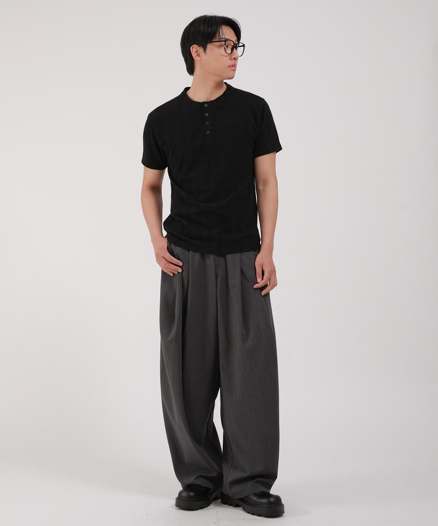 T-shirt a maniche corte con scollo Henley a coste Dibellobeu_Nero