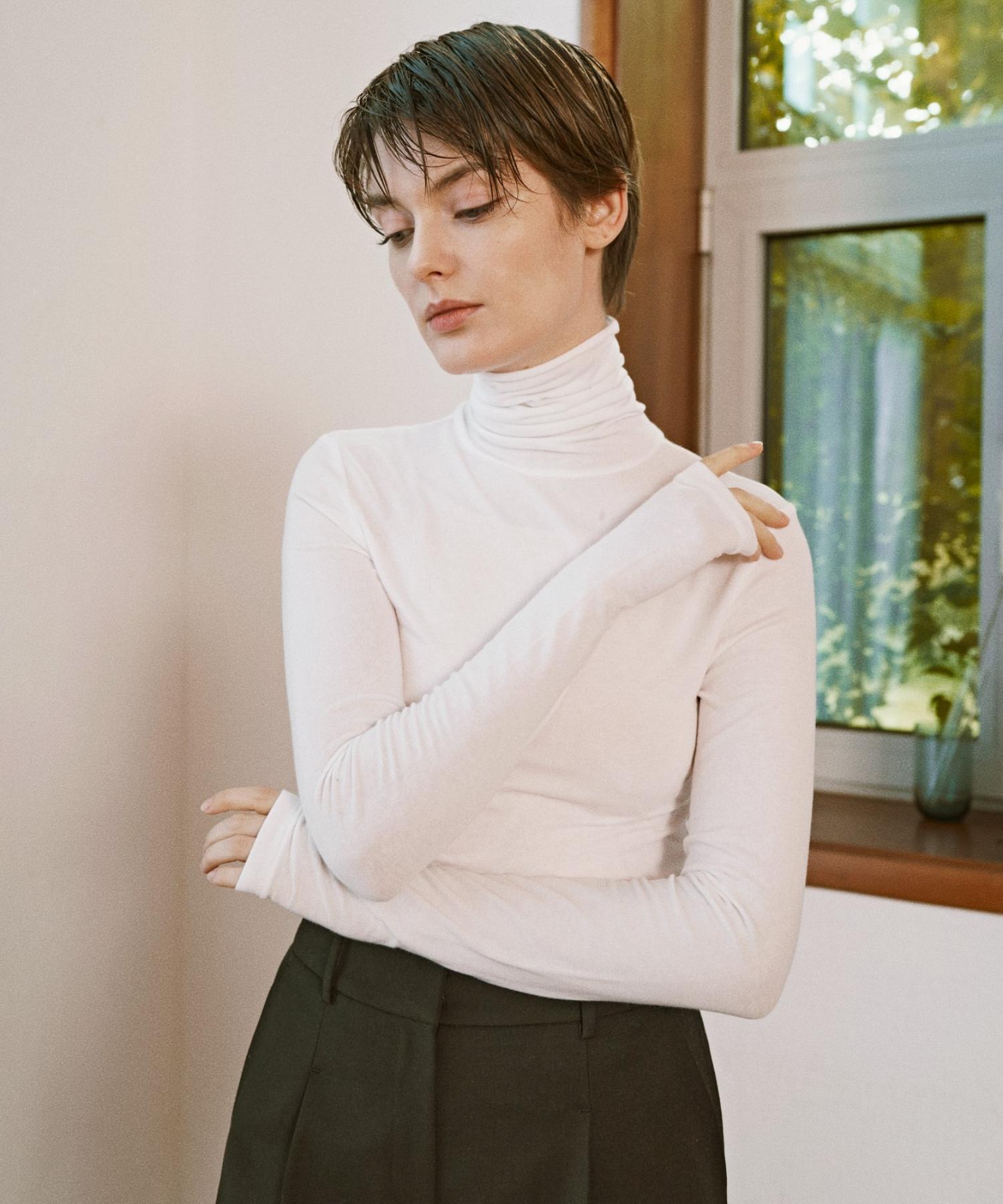 Hansukunie Crop Warmer Turtleneck (White) White/M(55-66)