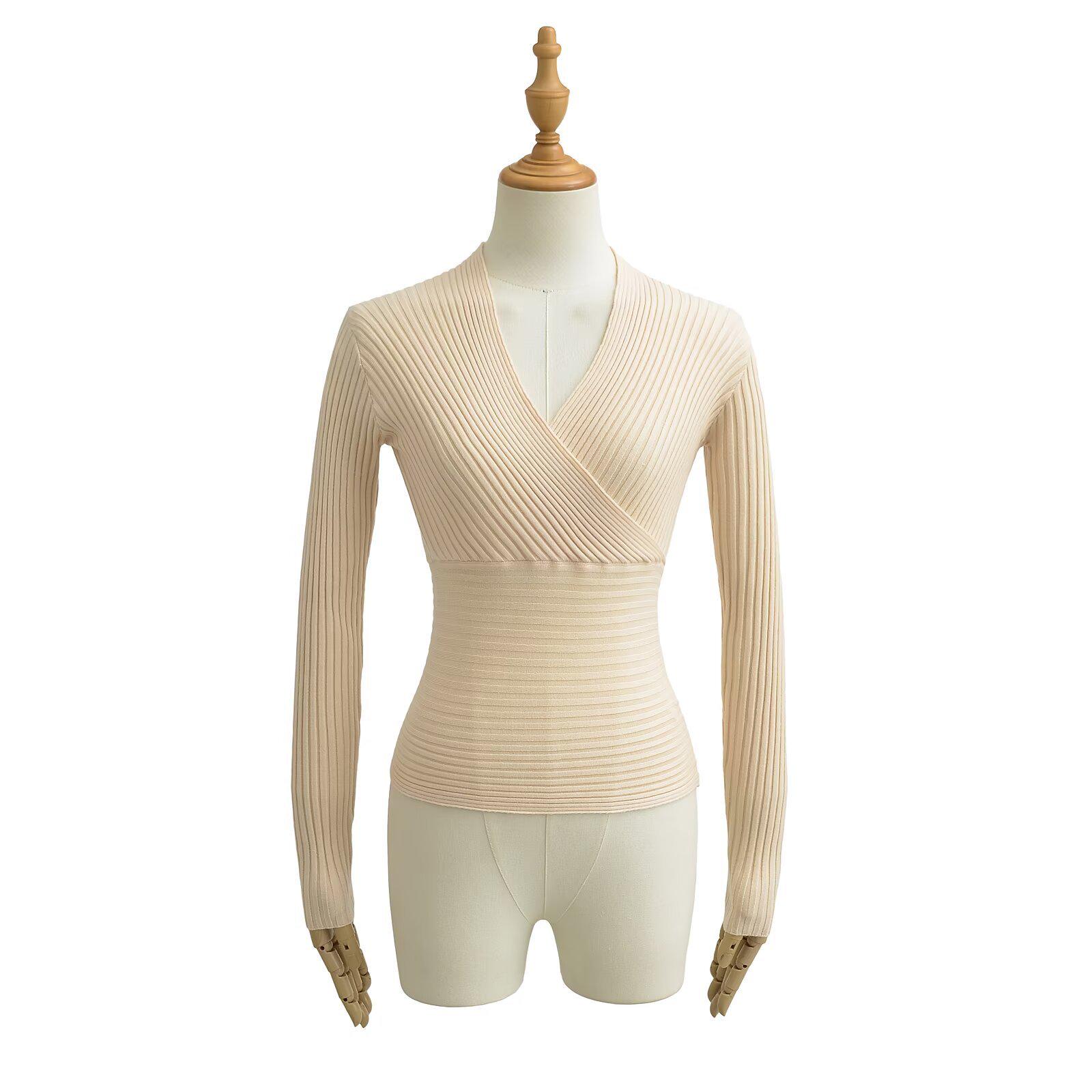 

Весна 2025 Женский сексуальный вязаный топ в рубчик с глубоким V-вырезом, подчеркивающий талию Small хаки