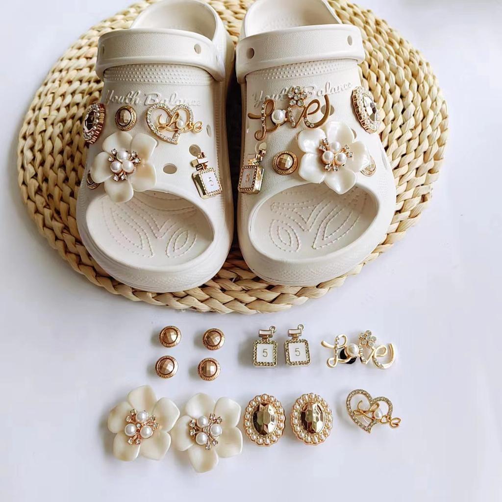 New DIY hole shoes shoe flower pearl floral bottle plum blossom pearl love LOVE decorative buckle accessories shoe buckle