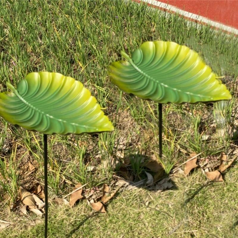 Leaf Shape Outdoor Bird Bath Winterproofed Durability Garden Decoration Feeders for Wild Birds for Nature Lover