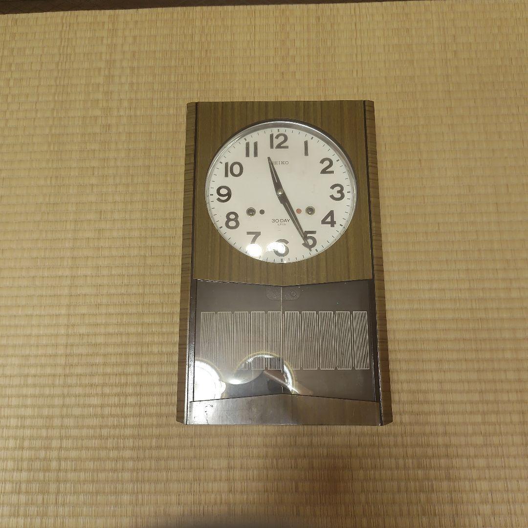 SEIKO 30 DAYS Wood Grain Wall Clock