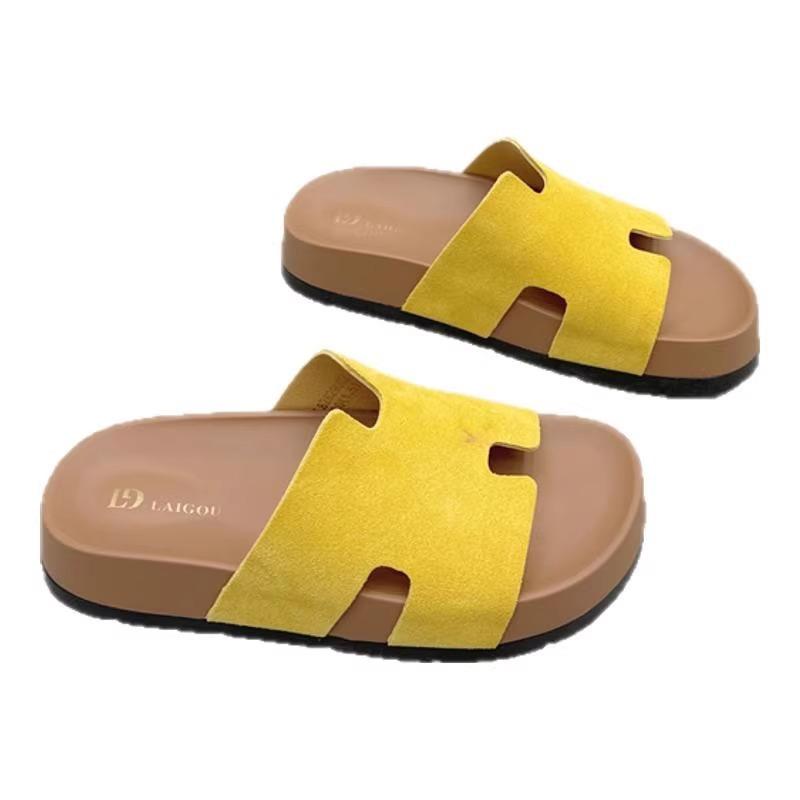 Fashion platform slippers women's 2025 summer new seaside open-toed one-word slippers small fragrant style outside wearing beach women's shoes