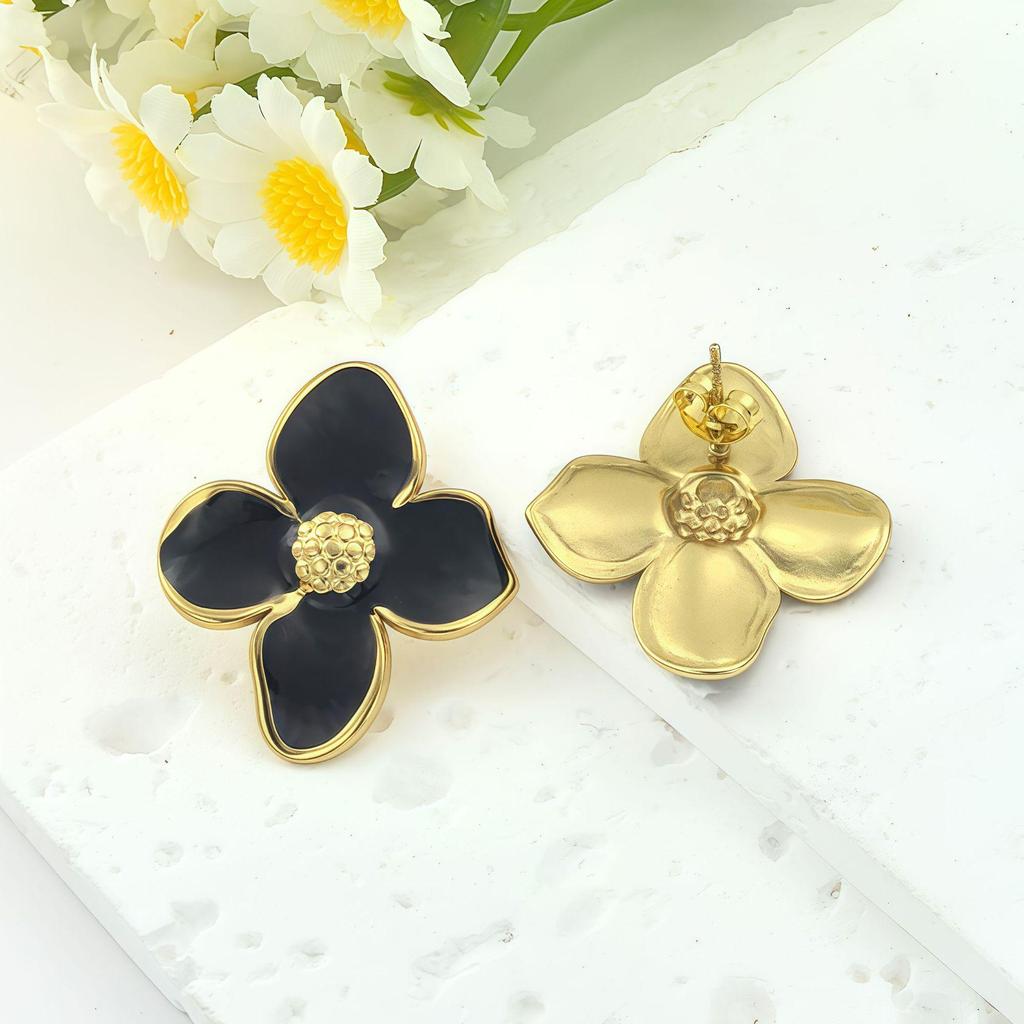 French Retro Floral Titanium Steel Stud Earrings - Exquisite Four-Petal Design for Women