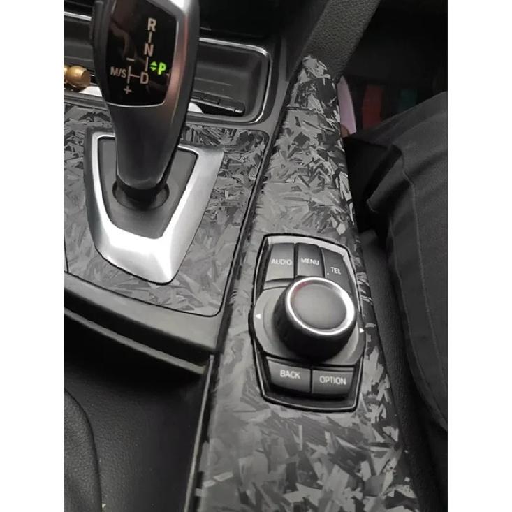 Kohlefaser-Kurzschnitt-Schmiedevinyl Auto-Wrap-Folie Auto-Modifikations-Aufkleber Schutzstreifen Türschweller Seite