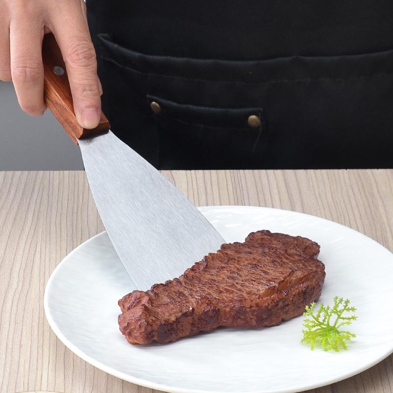 Three-Sided Beveled Stainless Steel Spatula with Wooden Handle - Ideal for Teppanyaki, Pancakes, and Cakes