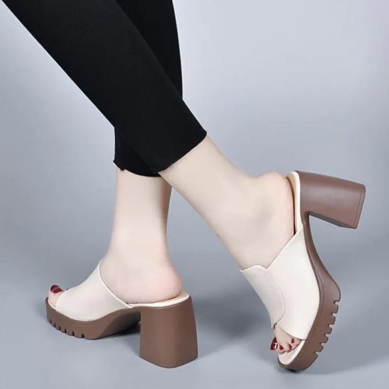 Fashion Women's Slippers And Ladies Sandals Heeled Round Toe Fish Slides Leather Shoes Job Casual Designer Luxury Luxury Clappers Pvc 39