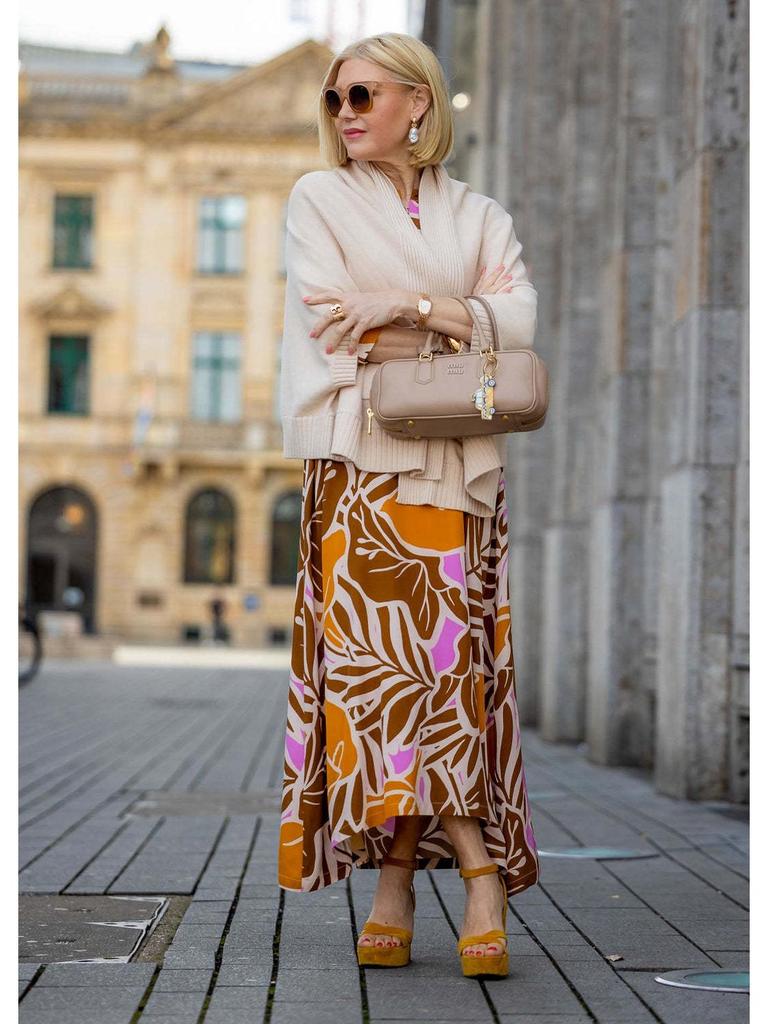 2025 Spring/Summer New Women's V-Neck Print Long Dress with Three-Quarter Sleeves