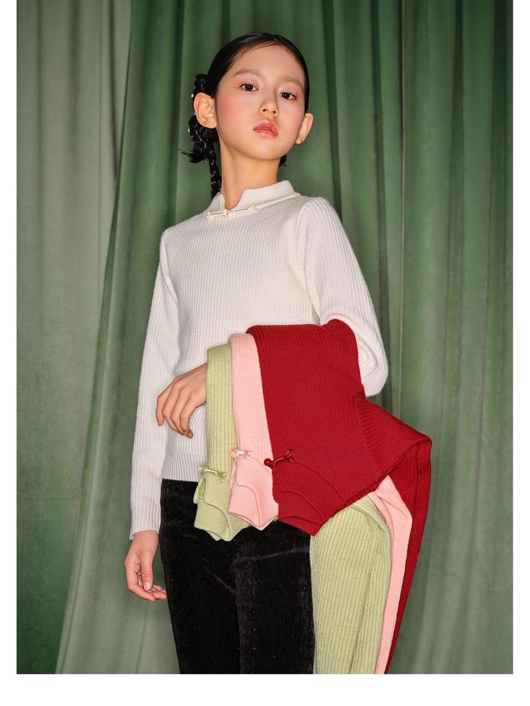 2025 New Chinese Style Girls' White Sweater - Thick Knit Base Layer for Autumn/Winter